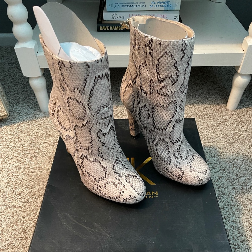 KK Kardashian Kollection Natural brown snake boots 7.5